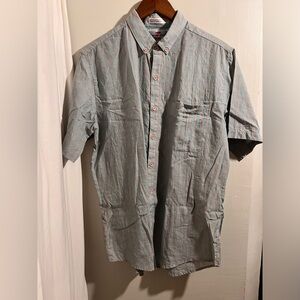 Brittania Limited Short sleeve button down
Condition: Used
Size: M
Grey/Blue